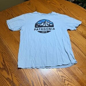 Patagonia Graphic Tee Men's Small Regular Fit 100% Cotton Runs Smaller